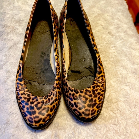 Vintage Icon leapard ballet flats. - Picture 1 of 3